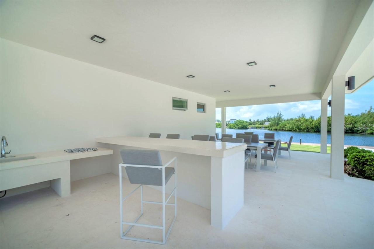Cayman Luxury Rentals At One Canal Point George Town Eksteriør bilde