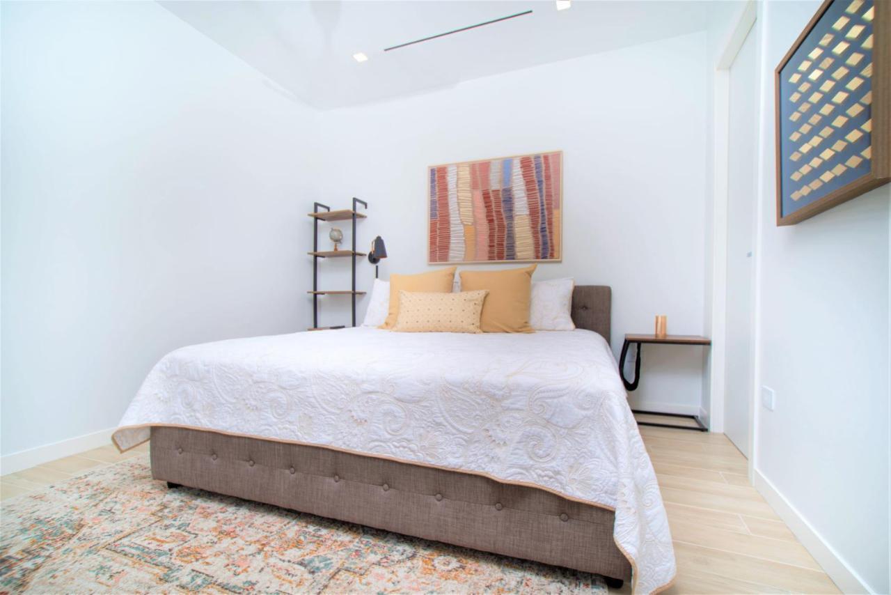 Cayman Luxury Rentals At One Canal Point George Town Eksteriør bilde