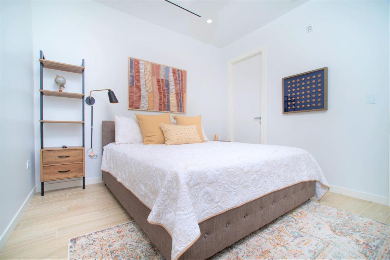 Cayman Luxury Rentals At One Canal Point George Town Eksteriør bilde